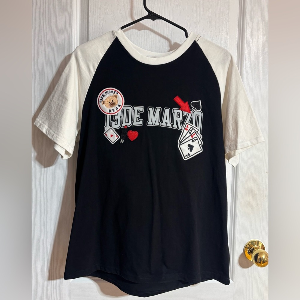 13DE MARZO RARE Badge Knit King of Hearts Teddy Bear Black & White T-Shirt